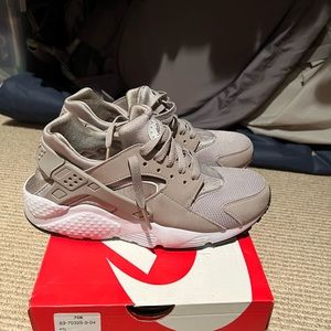 7y Nike huarache only tried on never worn